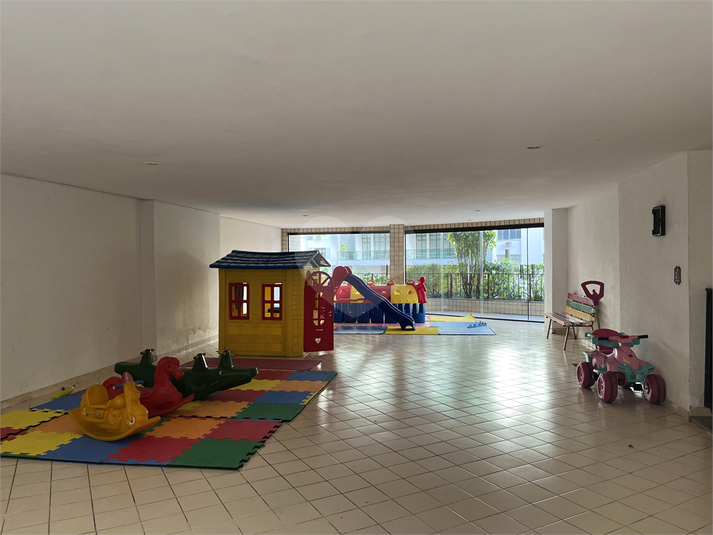 Foto REO1080958