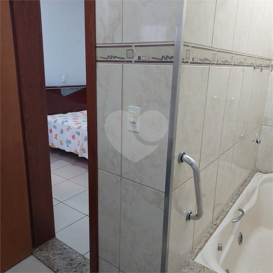 Foto REO1081004