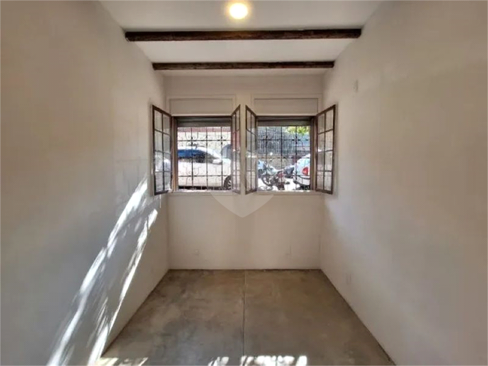 Foto REO1081825