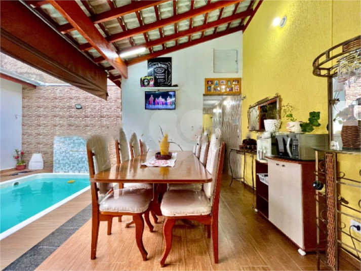 Foto REO1081938