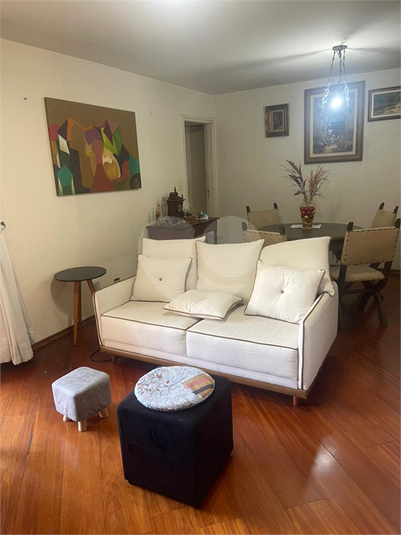 Foto REO1082900