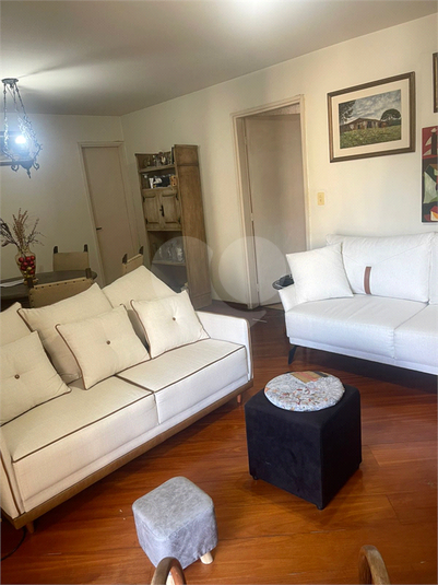 Foto REO1082900