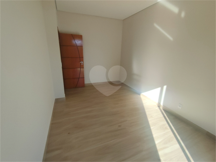 Foto REO1083866