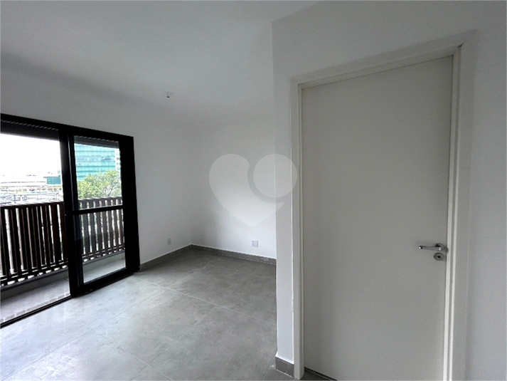 Sala com Banheiro