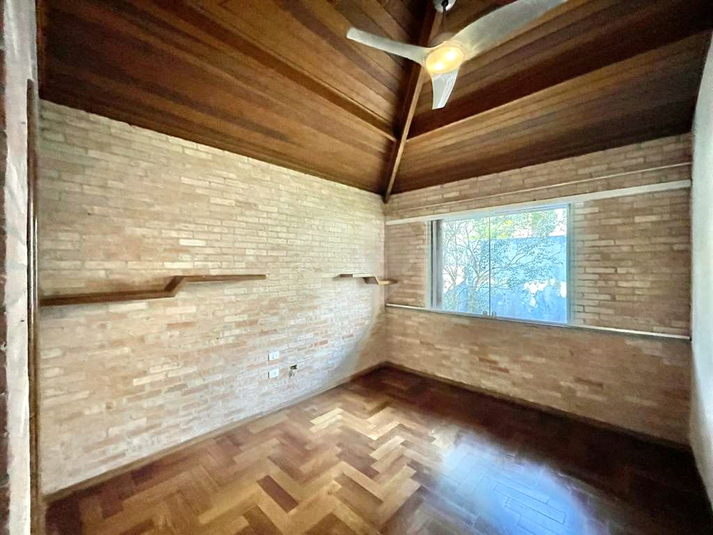 Foto REO1084550