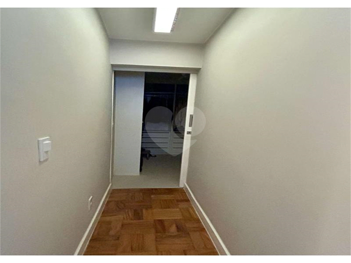 Foto REO1085932