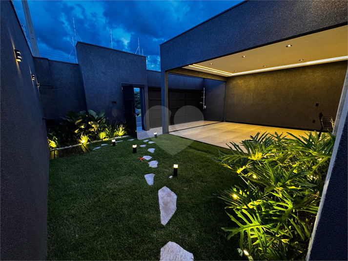 Foto REO1087400