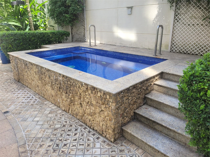 Foto REO1087420