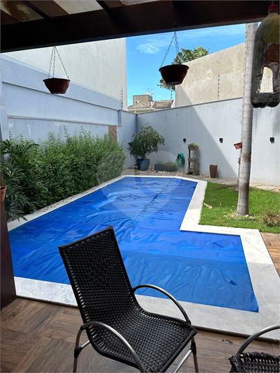 Foto REO1087800