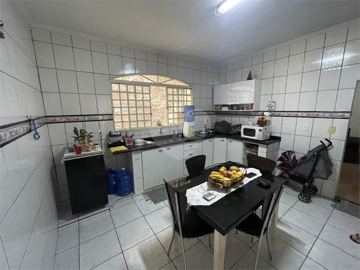 Foto REO1088039