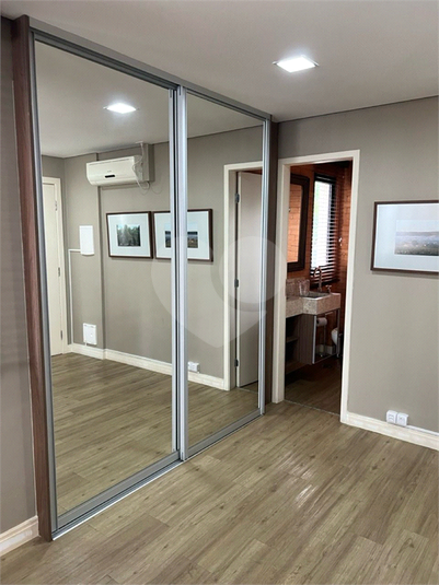 Foto REO1088331