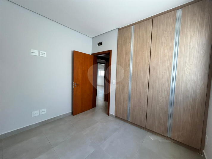 Foto REO1090024
