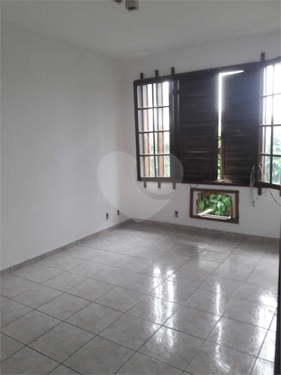 Foto REO1090037