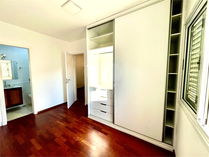 Foto REO1090070