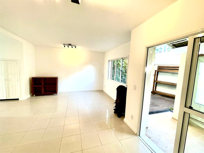 Foto REO1090070