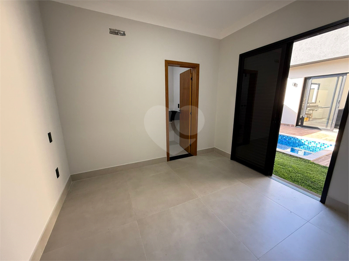 Foto REO1090758
