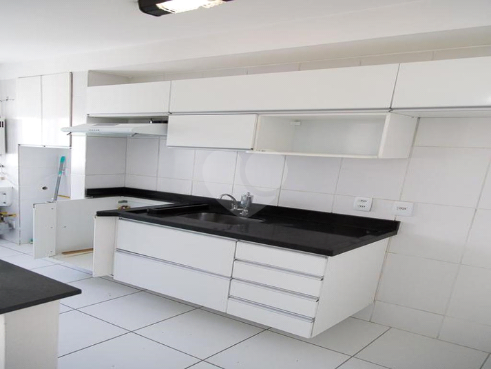 Foto REO1091938