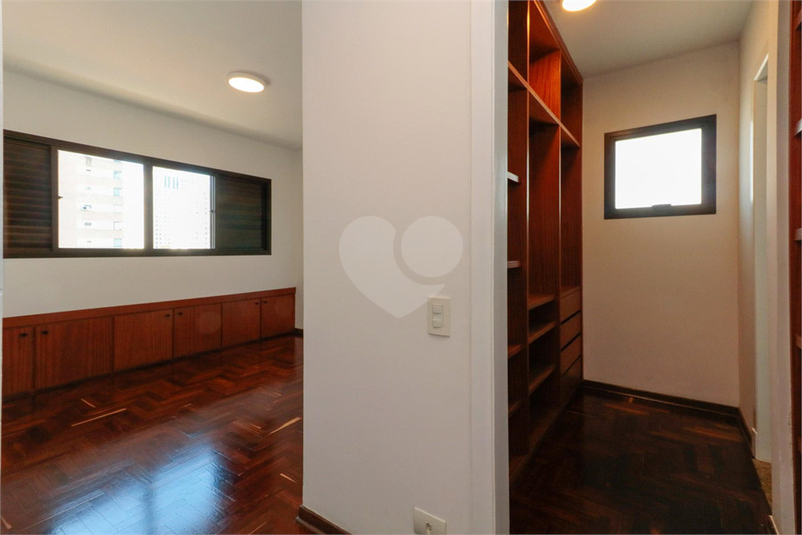Foto REO1091948