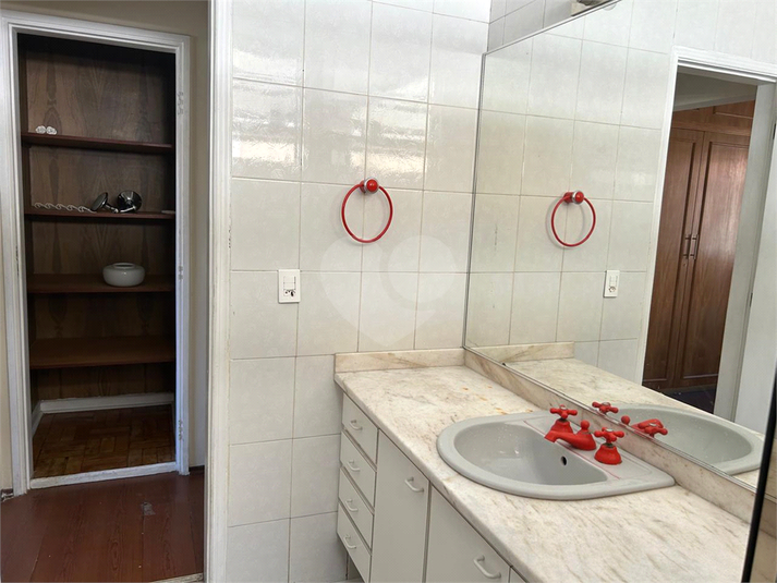 Foto REO1093501