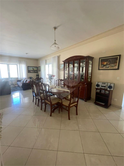 Foto REO1093588