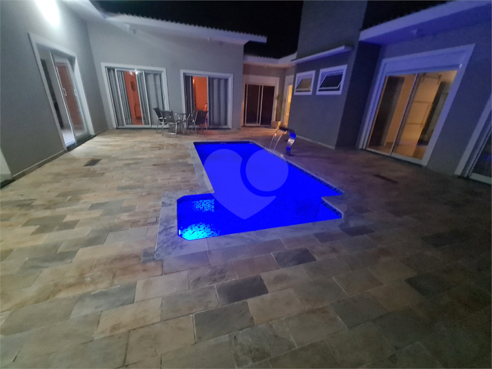 Foto REO1093661