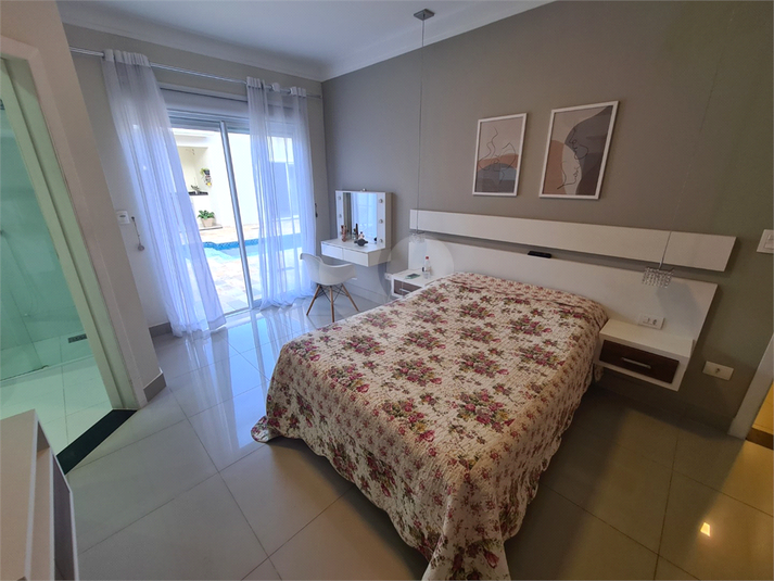 Foto REO1093661