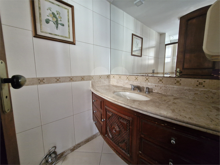 Foto REO1093943