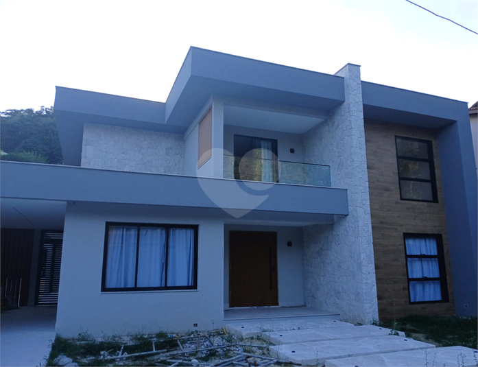 Foto REO1094028