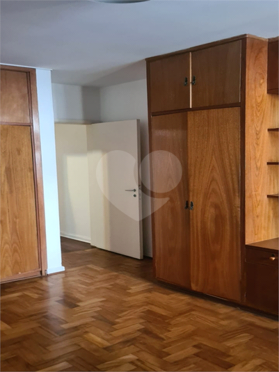 Foto REO1094029