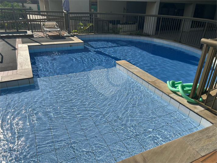 Foto REO1094079