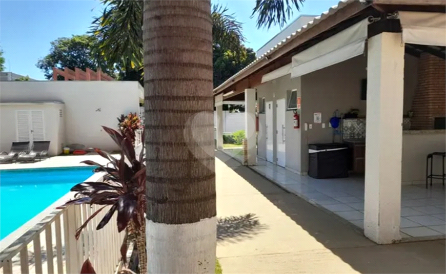 Foto REO1094110
