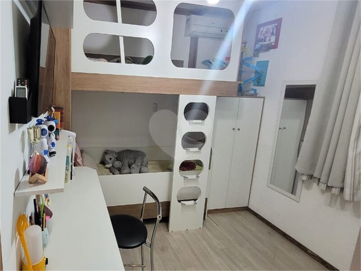Foto REO1094111