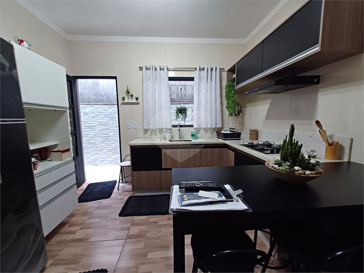Foto REO1094169