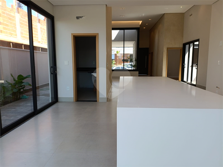 Foto REO1094185