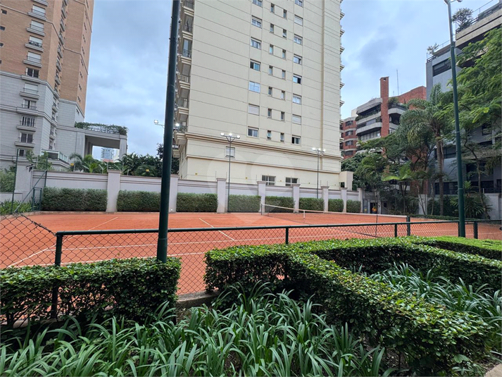 Foto REO1094194