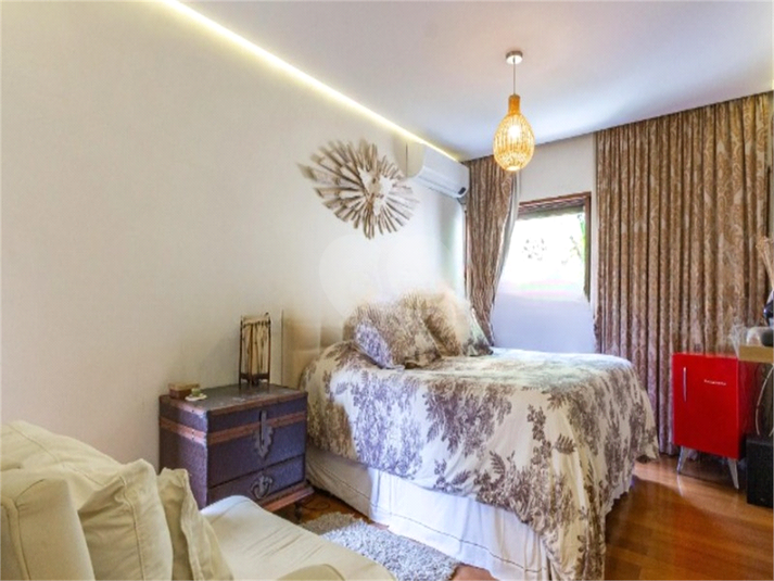 Foto REO1094225