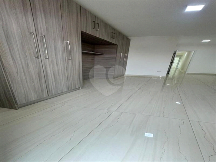 Foto REO1094405