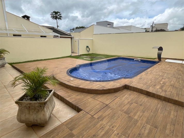 Foto REO1094443