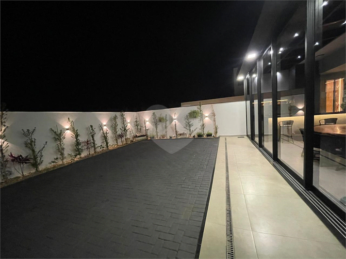 Foto REO1094466