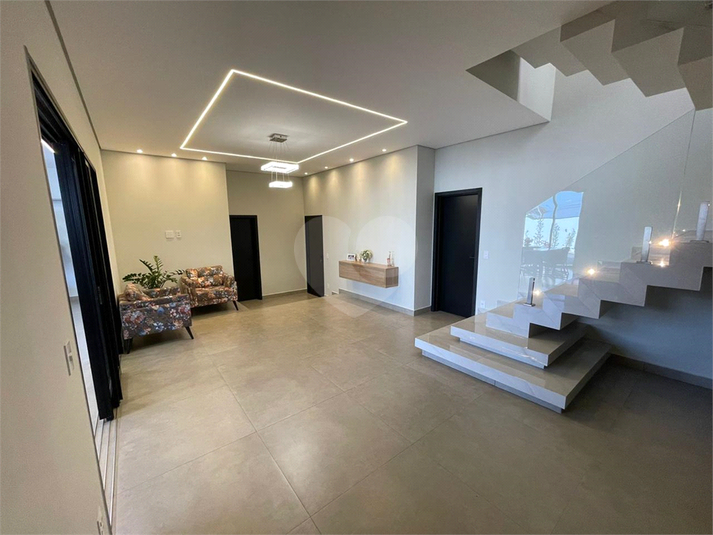 Foto REO1094466