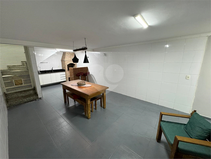 Churrasqueira/garagem