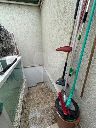 escada lavanderia/churrasqueira/garagem