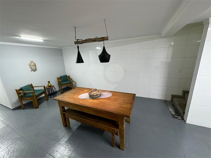 Churrasqueira/garagem