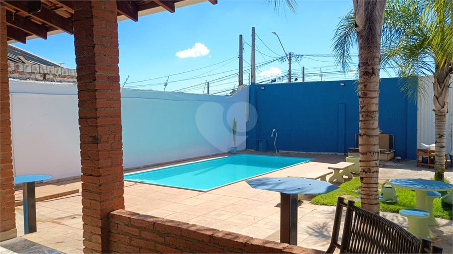 Foto REO1094525