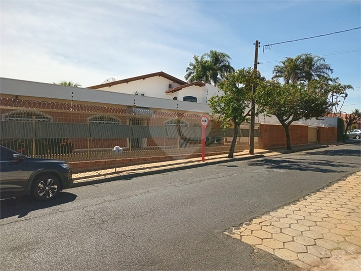Foto REO1094547