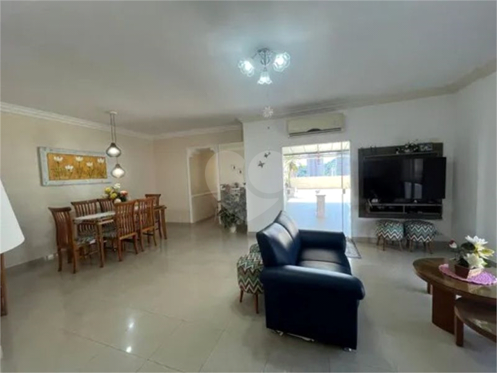 Foto REO1094641