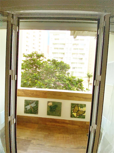 Foto REO1094645