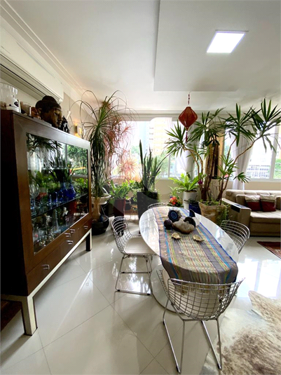 Foto REO1094645
