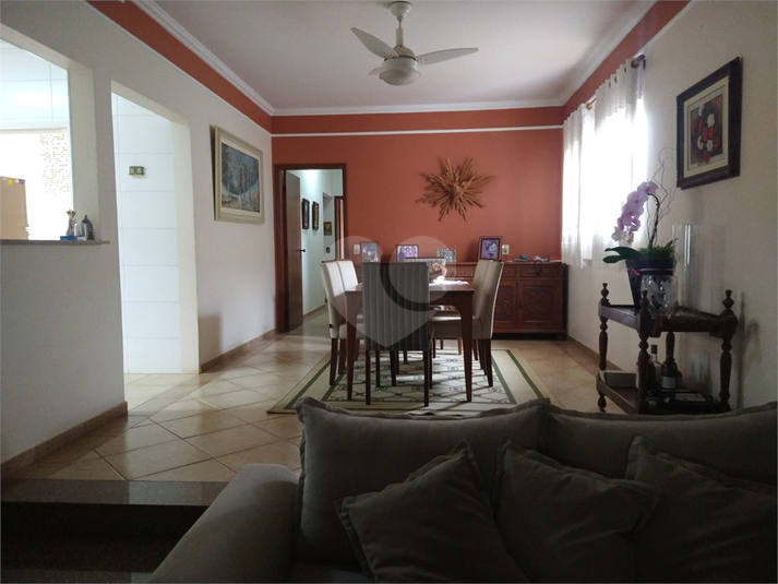 Foto REO1094707
