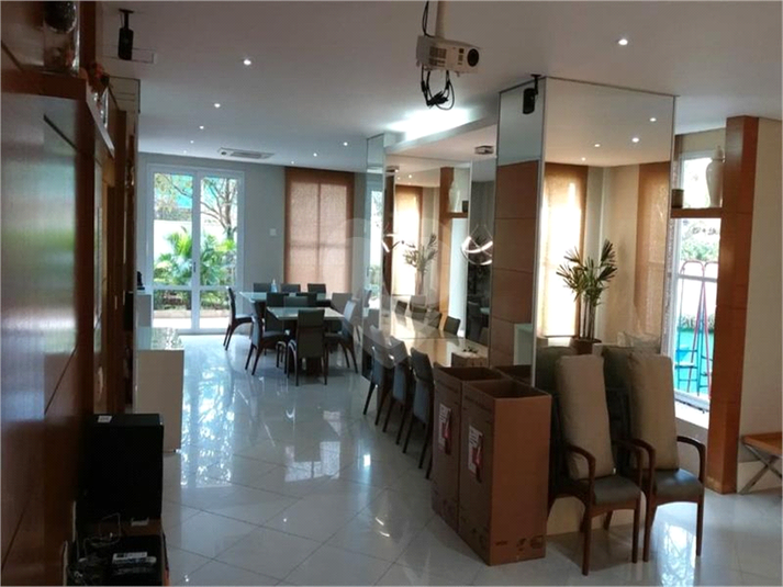 Foto REO1094771